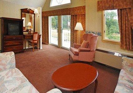 Econo Lodge Inn & Suites Groton Zewnętrze zdjęcie