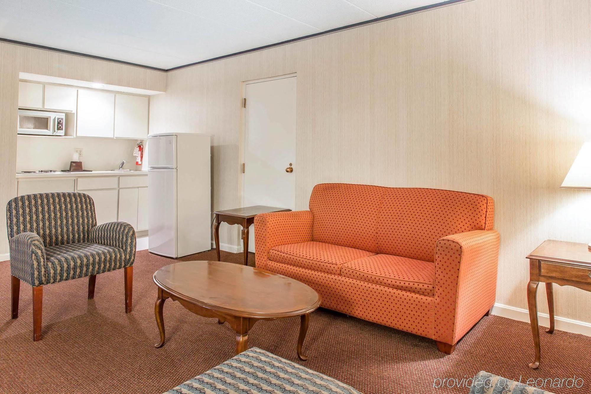 Econo Lodge Inn & Suites Groton Zewnętrze zdjęcie