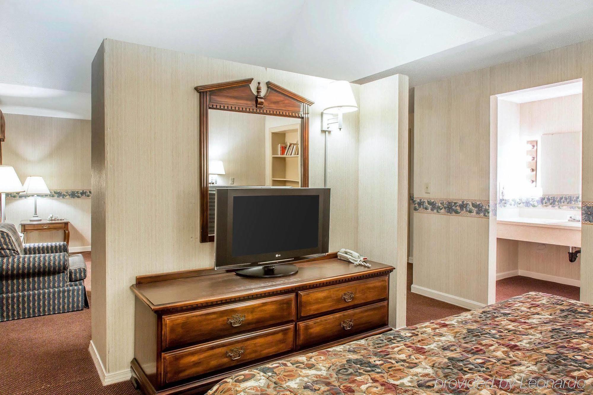 Econo Lodge Inn & Suites Groton Zewnętrze zdjęcie